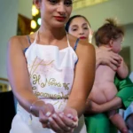 Η βάπτιση της Γερασιμούλας – Ισμήνης: Μια μαγευτική τελετή δίπλα στη θάλασσα - 0007
