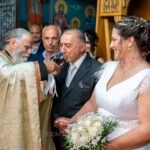Ο Δημήτρης πίνει από το κοινό ποτήριο