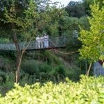 Η κρεμαστή γέφυρα του κέντρου Ίναχος στο Χαλκιόπουλο με την οικογένεια του Γεράσιμου